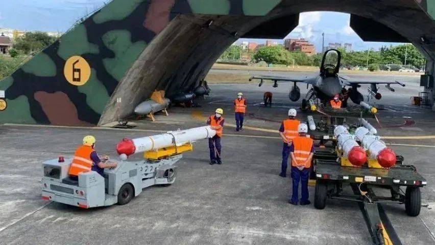 买足球_美高层罕见统一意见:一旦中国收回台湾买足球,美国只剩一条路能走