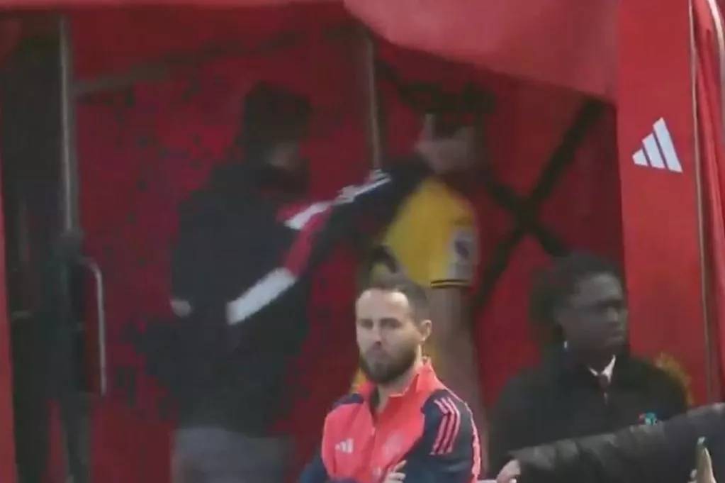 皇冠信用网怎么申请_引援目标🤩阿莫林赛后快步追上库尼亚交流 球员解约金6250万镑