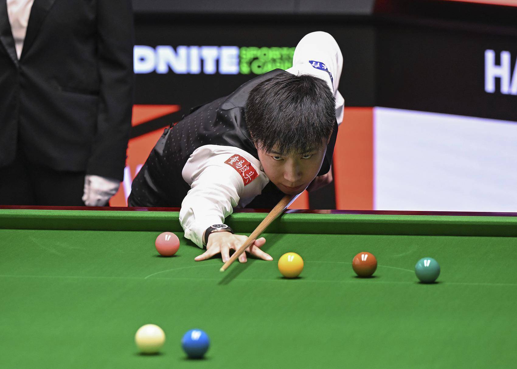 皇冠信用登2代理_【斯诺克世锦赛】赵心童大胜晋级皇冠信用登2代理,成为史上首位以业余身份闯入四强的选手