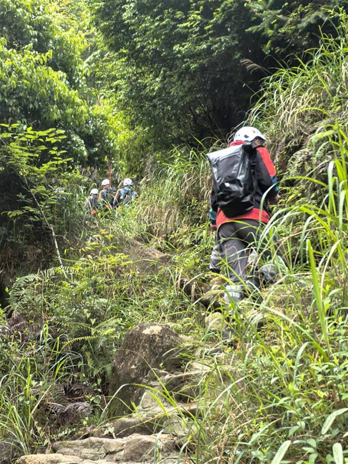 如何申请皇冠信用网_不到7点如何申请皇冠信用网,搜寻福建8岁失踪男童的救援队伍已经出发