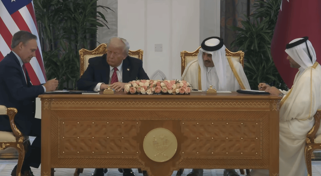 皇冠信用网会员开户_特朗普“嘴瓢”引发虚惊一场：160架波音客机怎么值2000亿美元