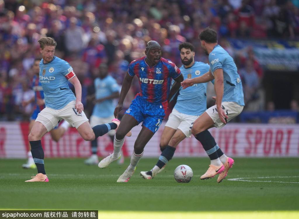 皇冠信用网会员开户申请_足总杯-埃泽破门马尔穆什失点 曼城0-1送水晶宫夺队史首冠