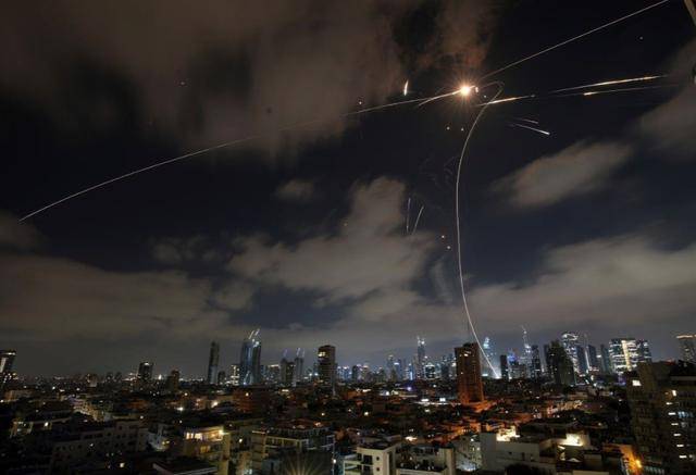 世界球会冠军杯_伊朗炸嗨了!11轮导弹雨砸下世界球会冠军杯,以军终于扛不住了,早早亮出底牌