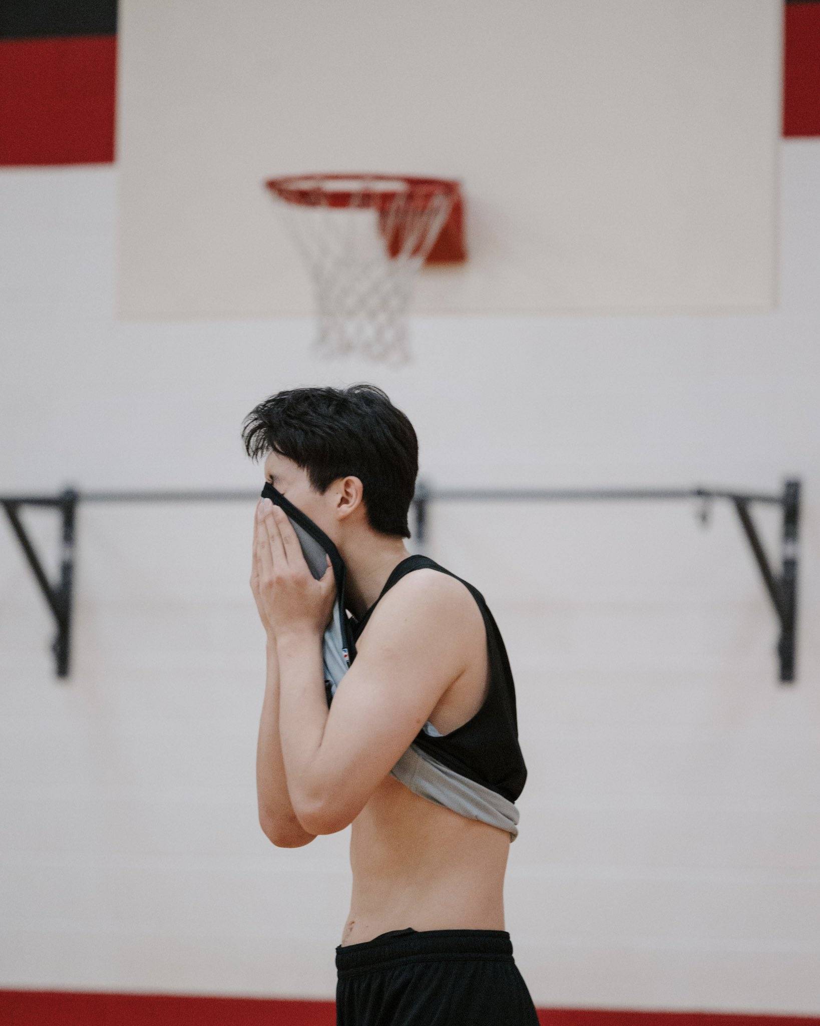 皇冠信用网会员_调整能力强皇冠信用网会员!杨瀚森天崩开局 随后5助攻3封盖定神