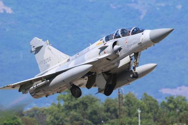 皇冠信用网会员开户_乌克兰幻影-2000战机被击落皇冠信用网会员开户，印媒：台军天塌了，中国博主们欢腾