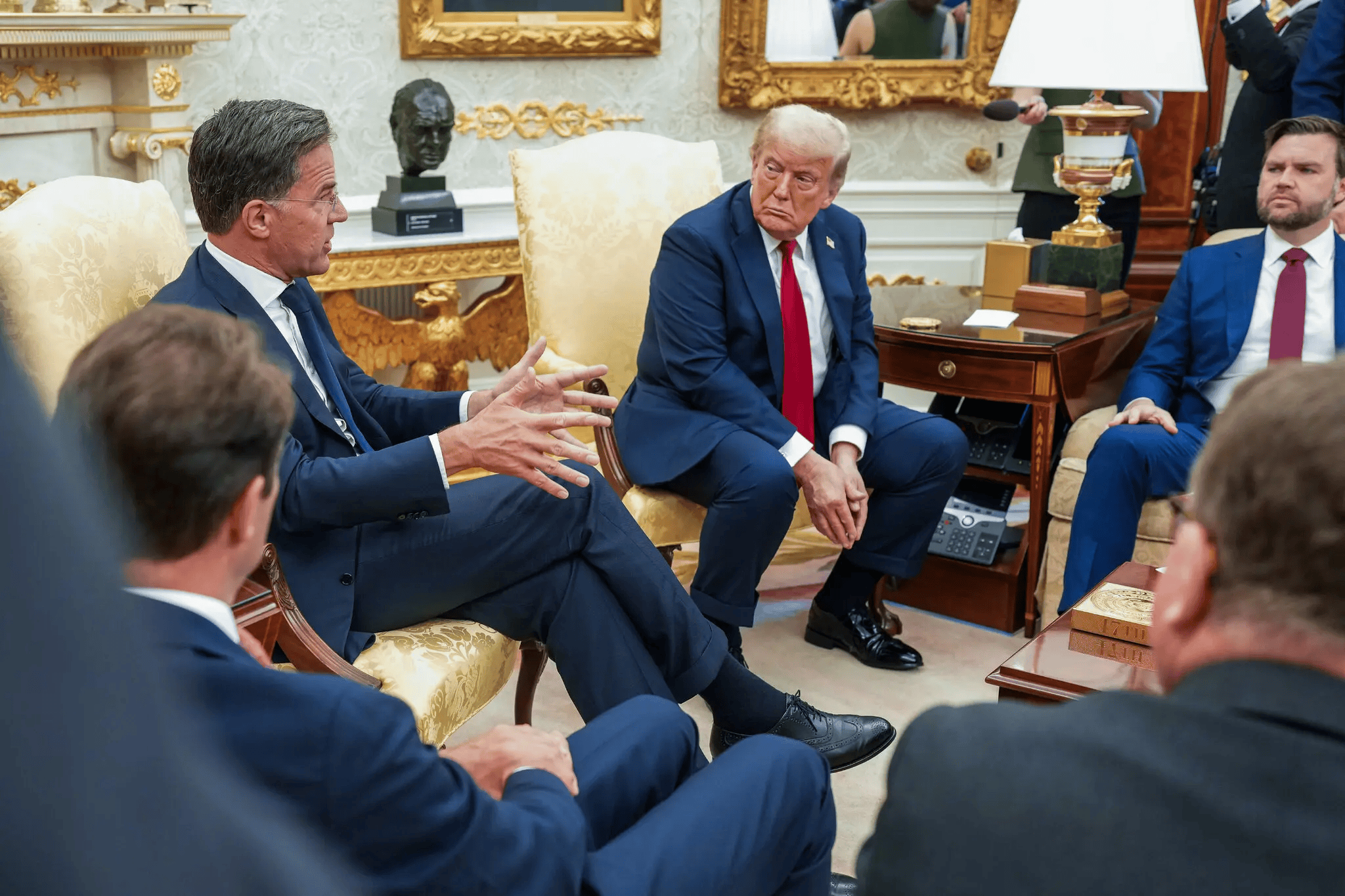 五大联赛开赛时间
_特朗普再发文:乌克兰拿不回克里米亚、不能加入北约