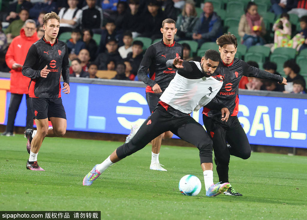 皇冠体育App下载
_米兰新前锋锁定皇冠体育App下载
!博尼法斯转会交易进展如何?