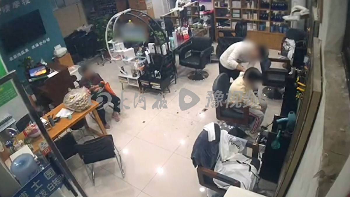 皇冠信用網怎么开通
_“监控看不出来”皇冠信用網怎么开通
,给女孩擦碎发时被指猥亵,理发师不服行拘处罚起诉警方