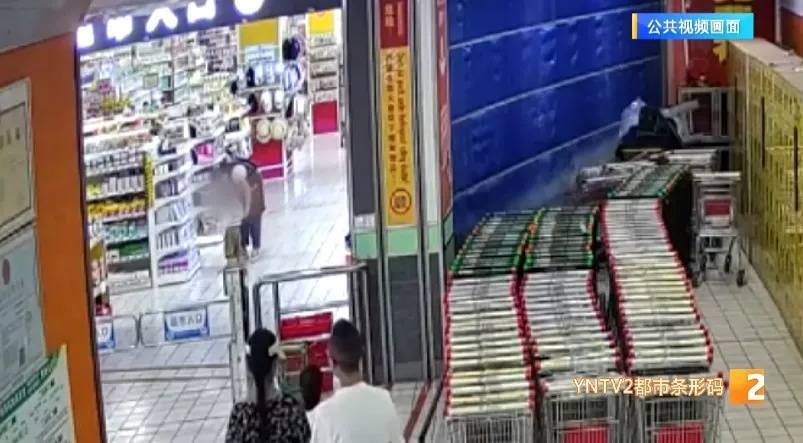 安山小绿人vs华城_不是段子!爸爸带娃玩自己睡着了!一觉醒来安山小绿人vs华城,孩子呢?