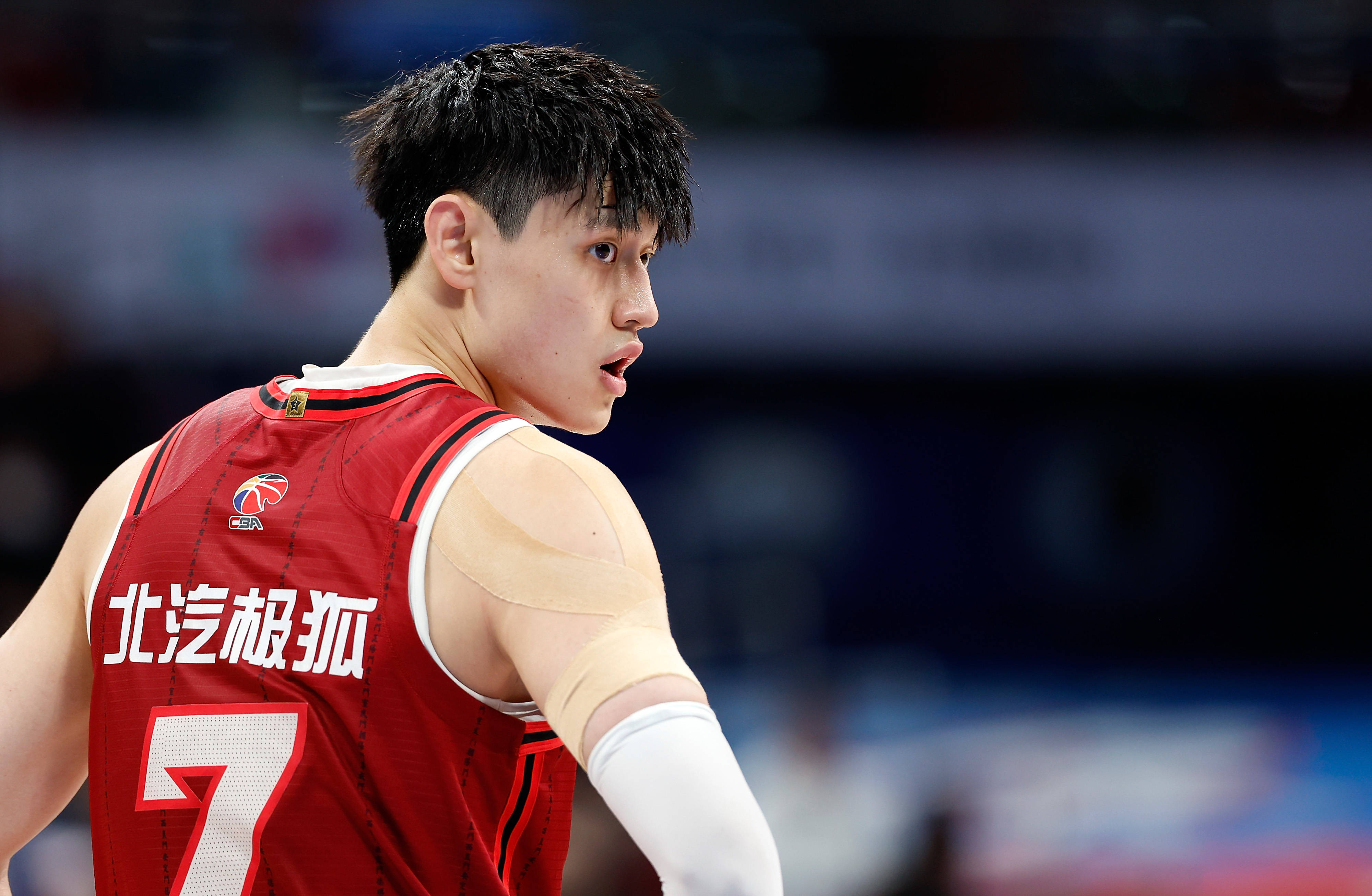 哥伦比亚甲组联赛_美记:曾凡博是篮网最后一个双向合同的头号人选