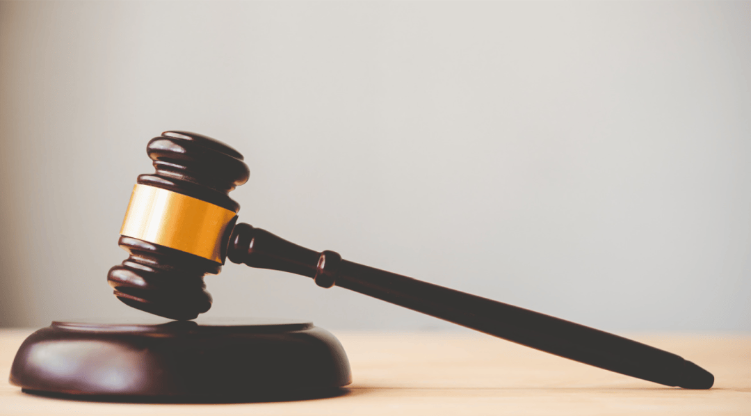 西班牙足协甲组联赛_月薪从7300元降至4300元！员工不服调岗被辞退西班牙足协甲组联赛，索赔21万元！法院判了→