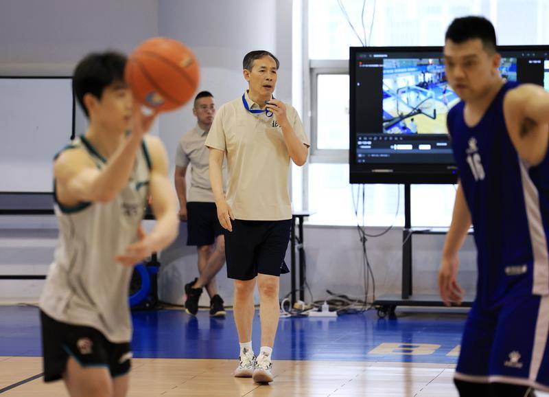 皇冠信用網登1,登2,登3出租_引进赵睿就是为了冠军皇冠信用網登1,登2,登3出租!许利民:健康团结最为重要