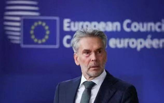 皇冠信用網会员开户申请
_大结局要来?荷兰体面认输皇冠信用網会员开户申请
,或恢复中方CEO职位,特朗普“弃卒保帅”,美国罕见退了一步