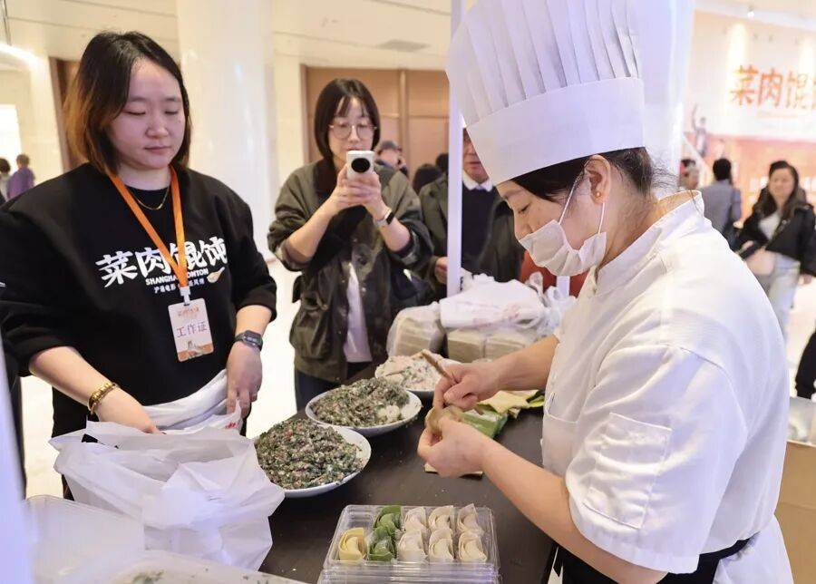 怎么申请皇冠信用網_沪上著名演员集体现身！全员哽咽全场动容怎么申请皇冠信用網，有人不惜为它抵押房产！面世在即，最新剧透