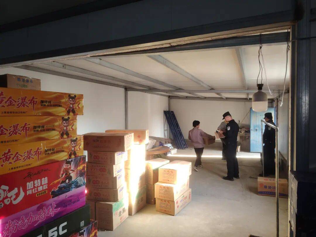 新喀里多尼亚vs牙买加_郑州多部门联动雷霆出击 成功查处多起烟花爆竹非法储存、违规经营行为