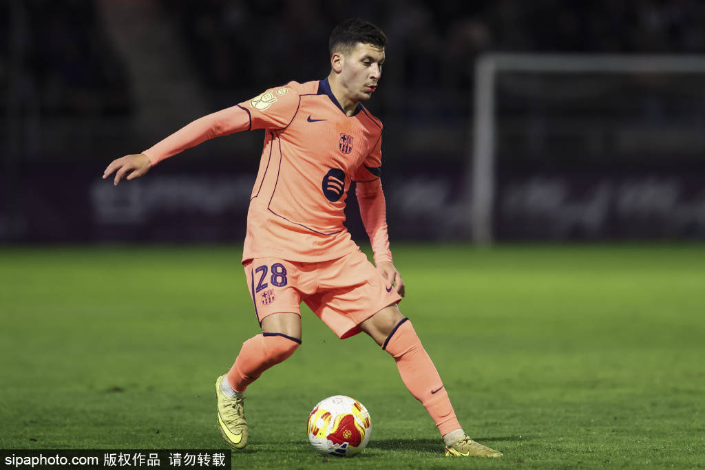 皇冠信用网登1_亚马尔上演罗纳尔迪尼奥式破门皇冠信用网登1!遭恶意铲伤后霸气回击球迷嘘声