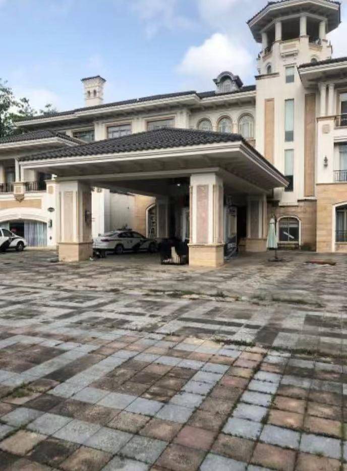 welcome皇冠注册_估值2亿元别墅6673万元起拍没人要welcome皇冠注册,该别墅系“中科创系”案件涉案资产