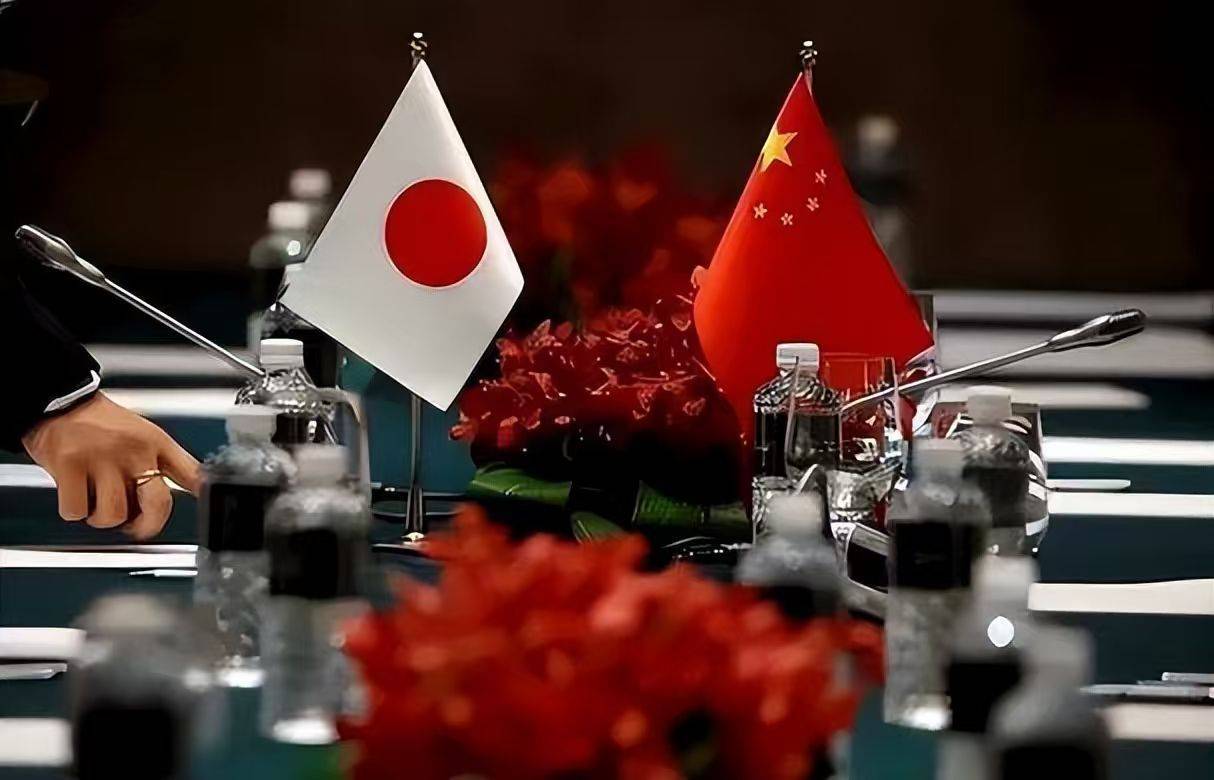 正版皇冠信用网开户_日本天皇急召高市早苗正版皇冠信用网开户,有要事交代,美国直言:别踩红线,小心被中国揍