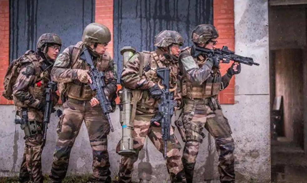 皇冠信用网登1_兵败如山倒!俄特种部队拿下指挥部皇冠信用网登1,乌军第155独立机械化旅,几乎全员从前线叛逃