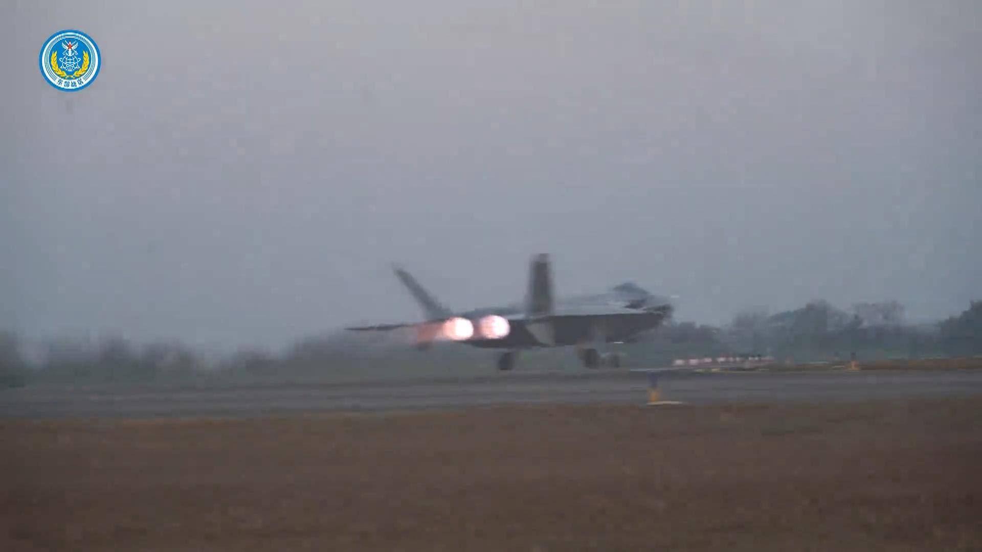 皇冠体育App下载_中国解放军释重磅信号！歼20首次亮剑台海皇冠体育App下载，将打瘫台军海马斯远火