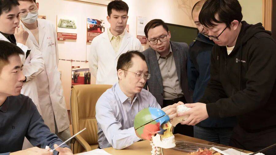 皇冠信用网正版开户_上海一厅局级干部突然辞职皇冠信用网正版开户,刚40岁出头!离开体制后,他比以前更忙了,全职创业究竟值吗?