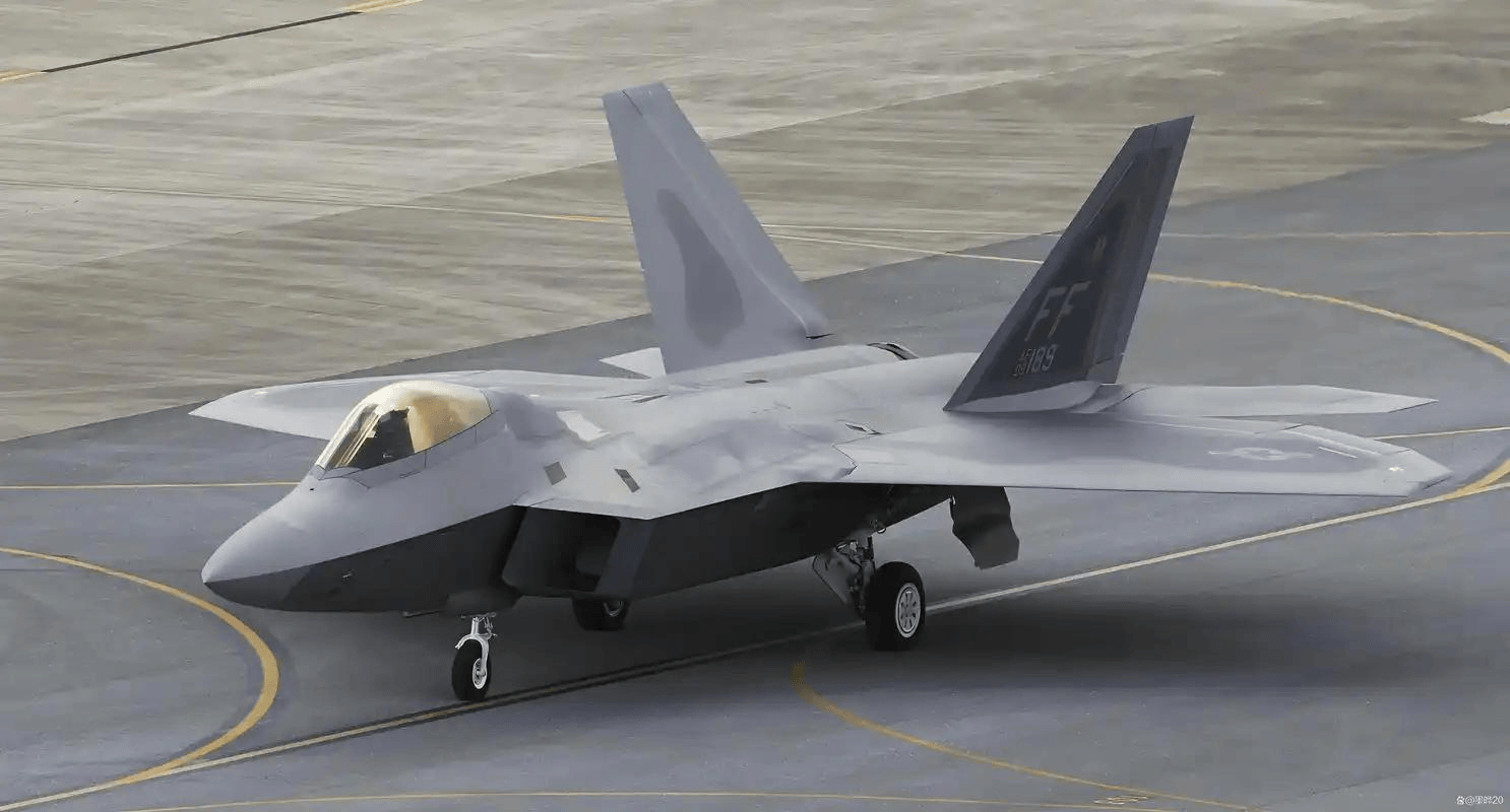 皇冠信用网出租_2026开年军工惊喜!印媒:中国第三架歼-36亮相皇冠信用网出租,轰-20首飞近在眼前