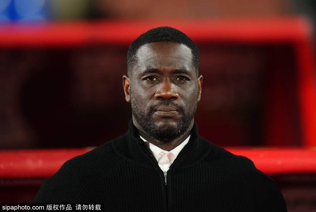 皇冠信用网开户
_火线回归!姆伯莫和阿玛德出局皇冠信用网开户
,曼联迎两大主力回归备战曼市德比