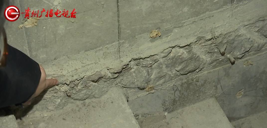 皇冠代理登3
_贵阳一小区停车场出现“暗门”皇冠代理登3
,打开后竟发现……业主:牵扯到33层楼住户的安全!