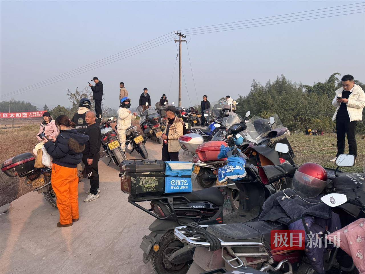 皇冠电话多少
_实探“千人帮忙杀猪”的合川庆福村:热闹如5A级景区皇冠电话多少
,车流堵到5公里外,有网友骑摩托接人进村